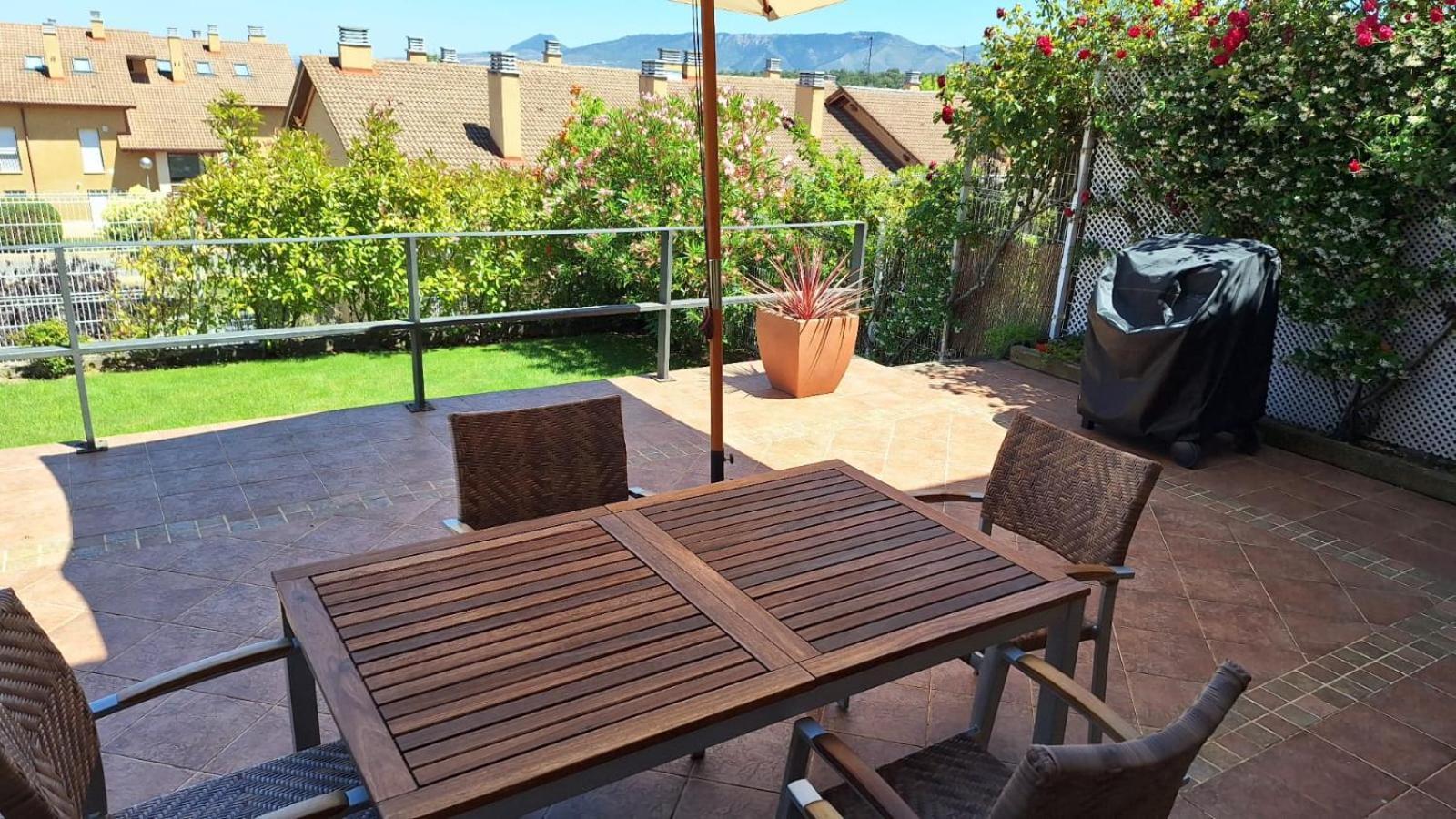 Estancia Con Jardin Entre Golf Y Monte - Cerca Logrono Sojuela Exteriér fotografie